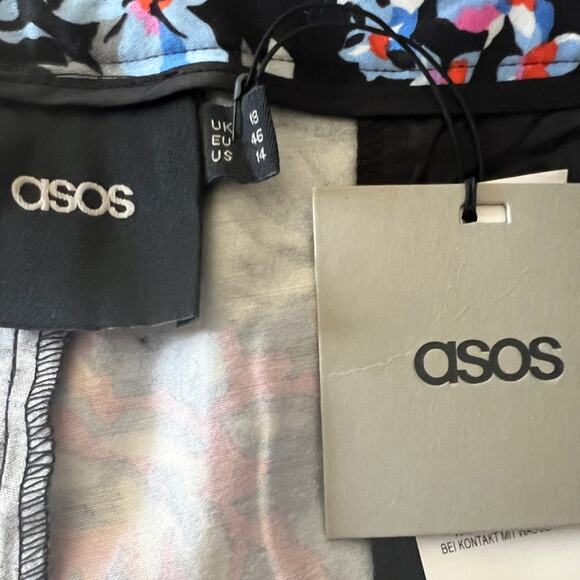 ASOS. Floral Print Cropped Trousers Size 14 NWT - Picture 9 of 10